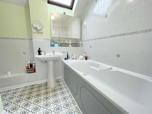 Osbornes Court- click for photo gallery